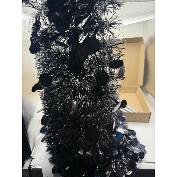 5 ft Black Curved Top Halloween Tree Artificial Crooked Neck Hinged Spruce *read - Picture 10 of 16